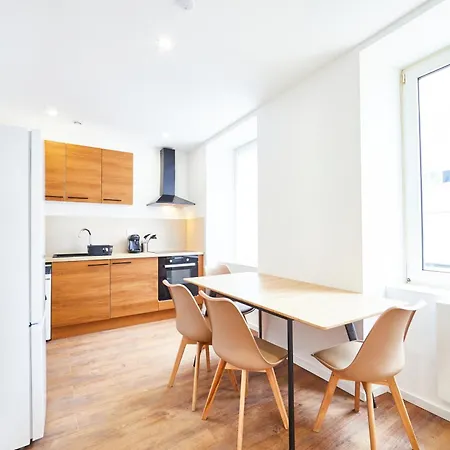 Rt 1 - F3 Au 1er Etage - 1 A 5 Pers Appartement