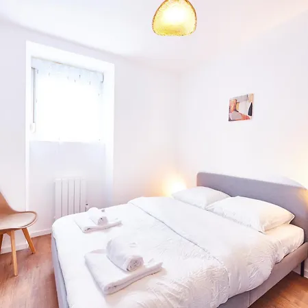 Rt 1 - F3 Au 1er Etage - 1 A 5 Pers Appartement Mulhouse