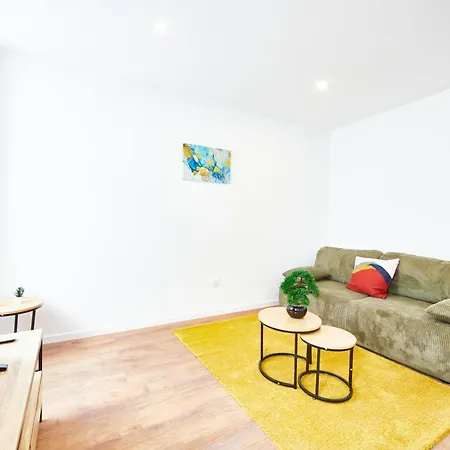 Appartement Rt 1 - F3 Au 1er Etage - 1 A 5 Pers Mulhouse